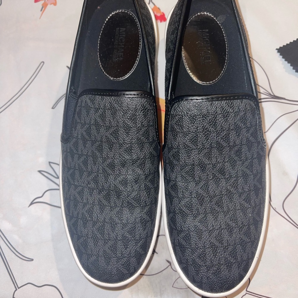 MICHAEL Michael Kors Womens Keaton Slip-On Signature Logo Sneakers SZ 7